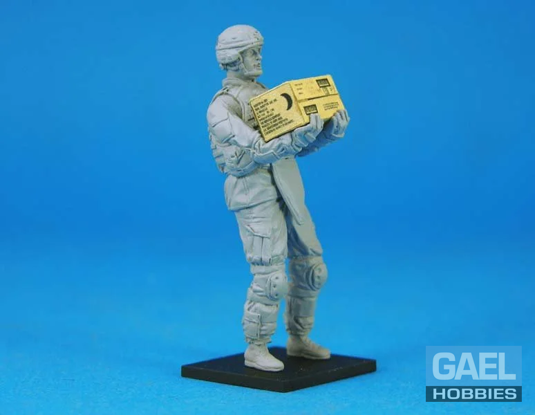 1/35 Legend Production US OIF Soldier At Rest #LF0117