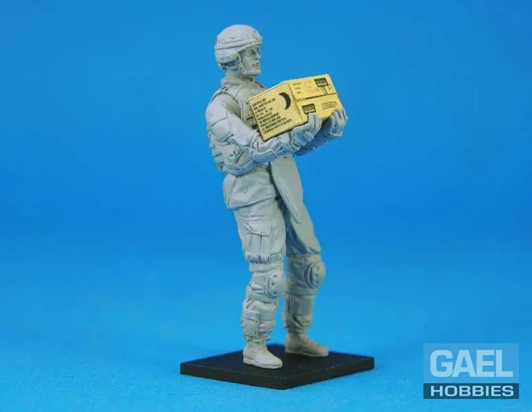1/35 Legend Production US OIF Soldier At Rest #LF0117