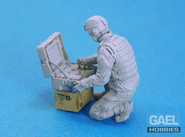 1/35 Legend Production US EOD Robot Controller (EOD Robot not inc) #LF0131