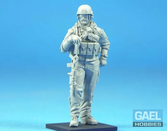 1/35 Legend Production US ODA Warrant Officer #LF0135