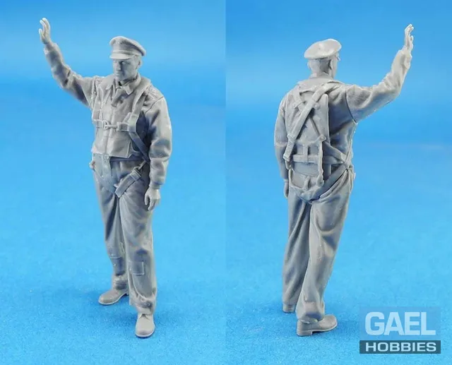 1/32 Legend Production WW2 US Bomber Pilot & Crew on the Ground #LF3229